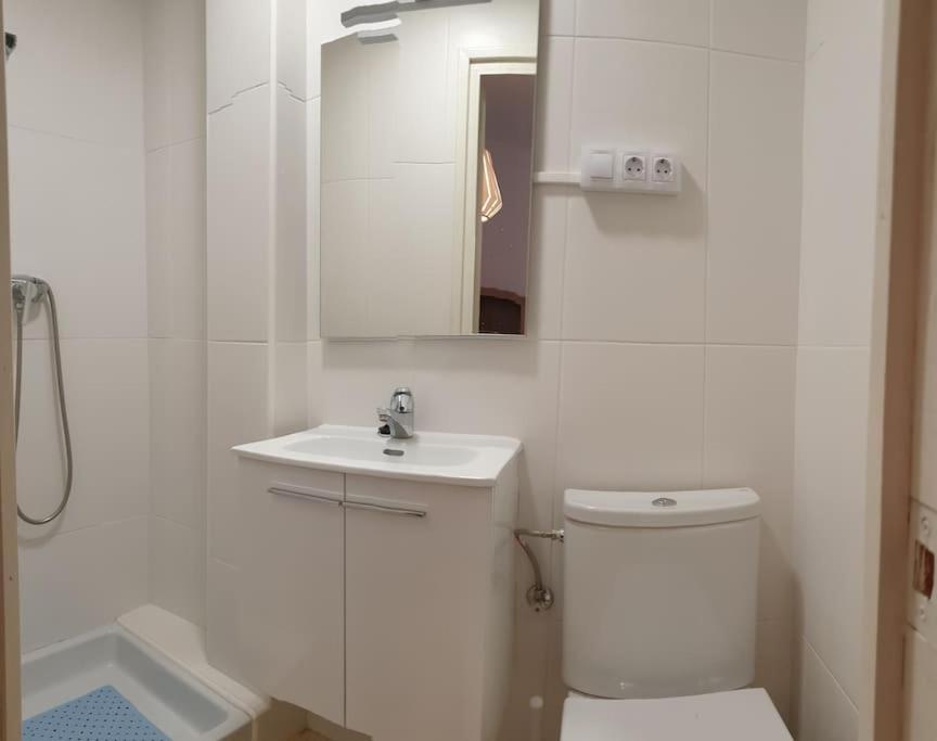 Casa Ramona Apartamento De Pueblo Con Patio En El Centro De Sant Joan Сан-Жоан-де-лес-Абадессес Экстерьер фото